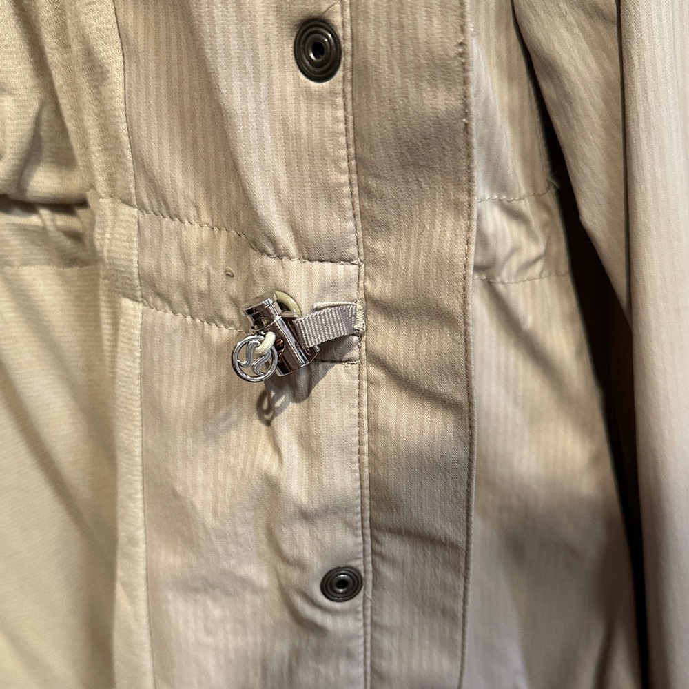 Lululemon lightweight rain jacket - Picture 2 of 6